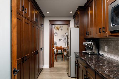 5330 Ptarmigan Street, Kelowna, BC - Indoor Photo Showing Kitchen