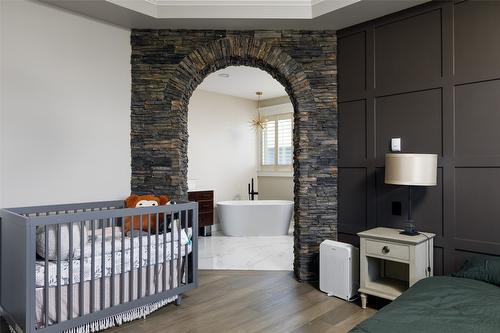 5330 Ptarmigan Street, Kelowna, BC - Indoor Photo Showing Bedroom