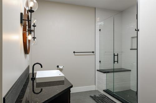 5330 Ptarmigan Street, Kelowna, BC - Indoor Photo Showing Bathroom