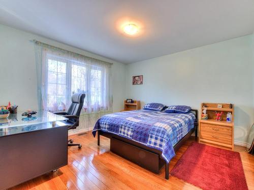 Chambre Ã Â coucher - 38 22E Avenue, Sainte-Marthe-Sur-Le-Lac, QC - Indoor Photo Showing Bedroom