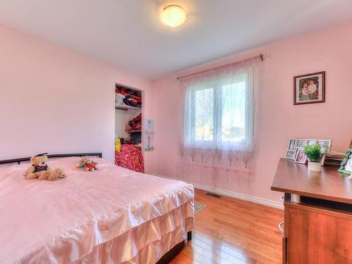 Chambre Ã Â coucher - 38 22E Avenue, Sainte-Marthe-Sur-Le-Lac, QC - Indoor Photo Showing Bedroom