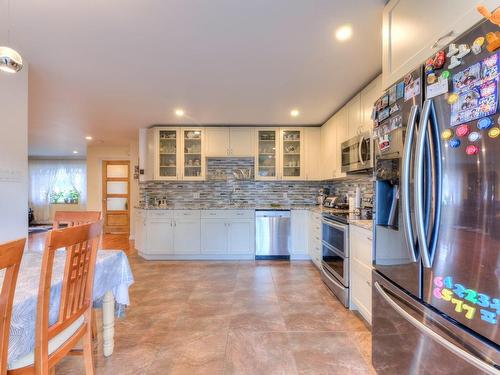 Cuisine - 38 22E Avenue, Sainte-Marthe-Sur-Le-Lac, QC - Indoor Photo Showing Kitchen With Upgraded Kitchen