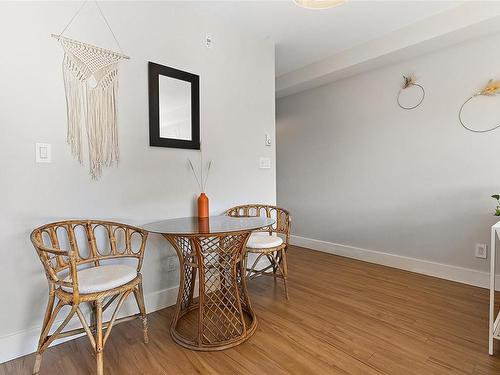 303-7161 West Saanich Rd, Central Saanich, BC - Indoor Photo Showing Dining Room