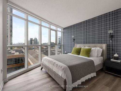 1209-21 Iceboat Terr, Toronto, ON - Indoor Photo Showing Bedroom