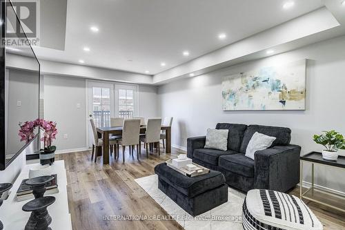 124 - 2441 Greenwich Drive, Oakville, ON - Indoor Photo Showing Living Room