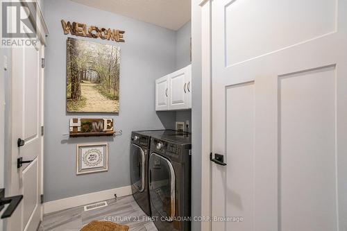 7 Sunrise Lane, Lambton Shores (Grand Bend), ON - Indoor Photo Showing Laundry Room