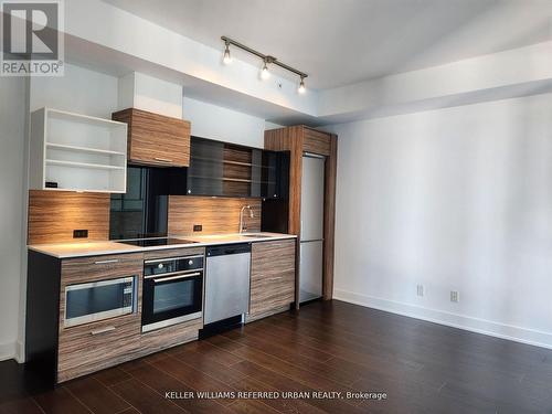 709 - 75 St Nicholas Street, Toronto, ON - Indoor Photo Showing Kitchen