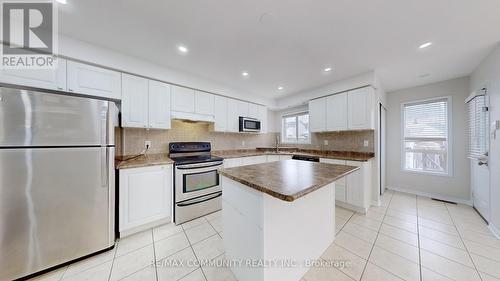 214 Whites Hill Avenue, Markham, ON - Indoor Photo Showing Kitchen With Stainless Steel Kitchen