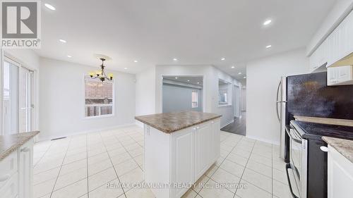 214 Whites Hill Avenue, Markham, ON - Indoor Photo Showing Kitchen With Upgraded Kitchen