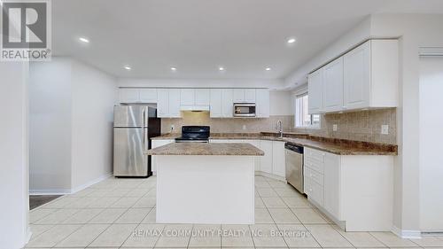 214 Whites Hill Avenue, Markham, ON - Indoor Photo Showing Kitchen