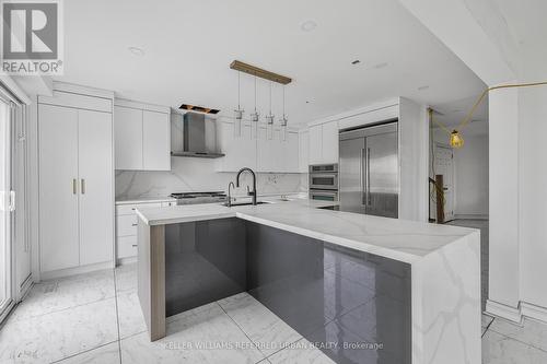 135 Natanya Boulevard, Georgina, ON - Indoor Photo Showing Kitchen