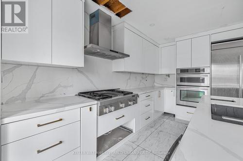 135 Natanya Boulevard, Georgina, ON - Indoor Photo Showing Kitchen