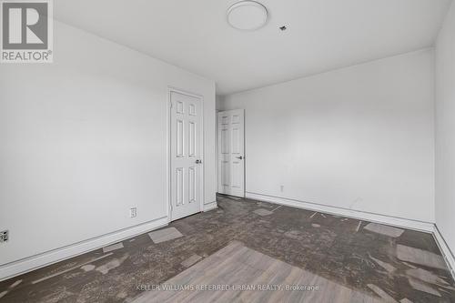 135 Natanya Boulevard, Georgina, ON - Indoor Photo Showing Other Room