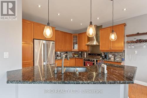 2227 Pheasant Lane, Oakville, ON - Indoor Photo Showing Kitchen