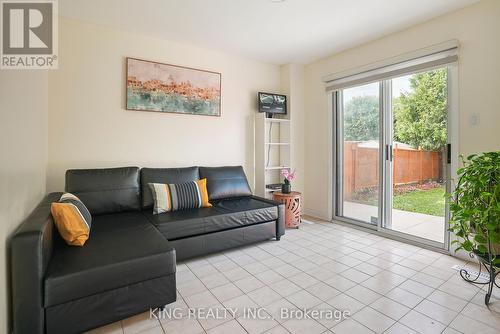 53 Pennsylvania Avenue, Brampton, ON - Indoor Photo Showing Living Room