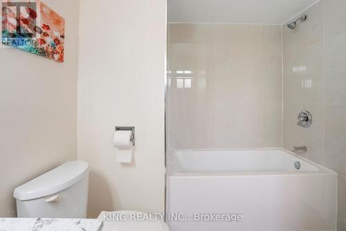 53 Pennsylvania Avenue, Brampton, ON - Indoor Photo Showing Bathroom