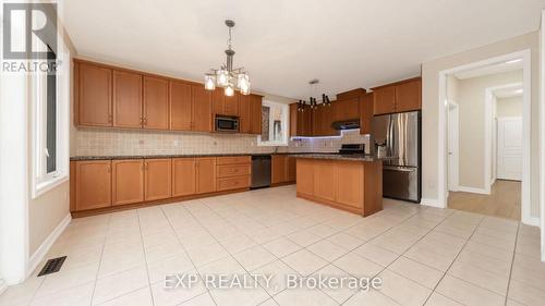 7 Wynview Street, Brampton, ON - Indoor Photo Showing Kitchen