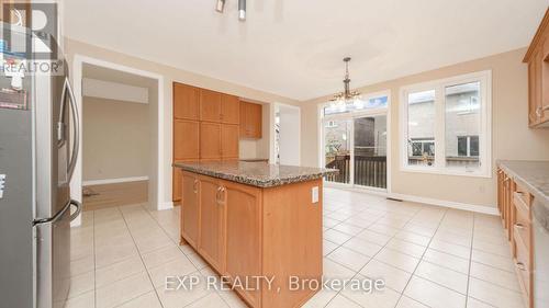 7 Wynview Street, Brampton, ON - Indoor Photo Showing Kitchen