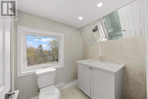 45 Mountain Street, Grimsby, ON - Indoor Photo Showing Bathroom