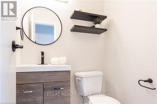 3 - 355 Sandringham Crescent, London, ON - Indoor Photo Showing Bathroom