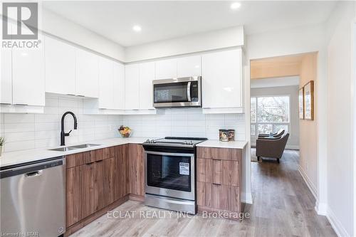 3 - 355 Sandringham Crescent, London, ON - Indoor Photo Showing Kitchen With Upgraded Kitchen