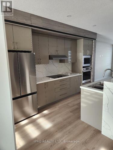 41 Warren Trail, Welland, ON - Indoor Photo Showing Kitchen With Double Sink