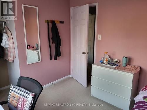 Room - 122 Hainford Street, Toronto, ON - Indoor Photo Showing Bedroom