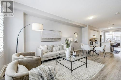 3 - 1890 Rymal Road E, Hamilton, ON - Indoor Photo Showing Living Room