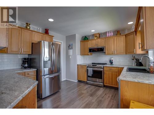 1781 Bachinski Crescent, Prince George, BC - Indoor Photo Showing Kitchen