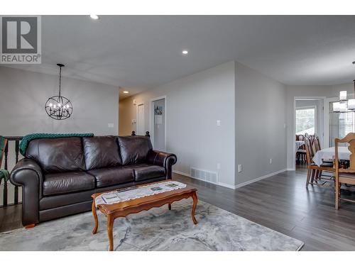 1781 Bachinski Crescent, Prince George, BC - Indoor Photo Showing Living Room