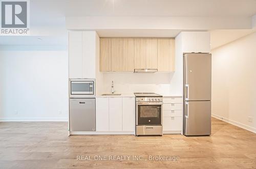 A2606 - 30 Upper Mall Way, Vaughan, ON - Indoor Photo Showing Kitchen