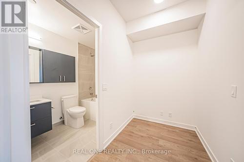 A2606 - 30 Upper Mall Way, Vaughan, ON - Indoor Photo Showing Bathroom