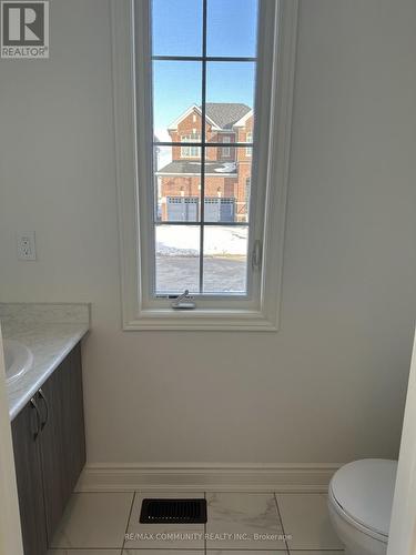 2225 Crystal Drive, Oshawa, ON - Indoor Photo Showing Bathroom