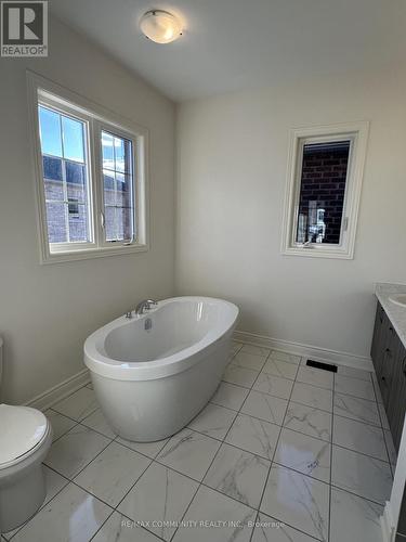 2225 Crystal Drive, Oshawa, ON - Indoor Photo Showing Bathroom