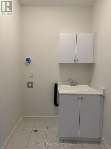 2225 Crystal Drive, Oshawa, ON - Indoor Photo Showing Laundry Room