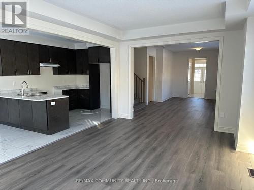 2225 Crystal Drive, Oshawa, ON - Indoor Photo Showing Kitchen With Double Sink