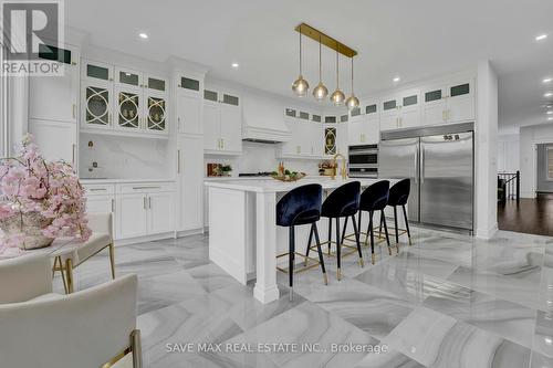 112 Holland Vista Street, East Gwillimbury, ON - Indoor Photo Showing Kitchen