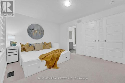 112 Holland Vista Street, East Gwillimbury, ON - Indoor Photo Showing Bedroom