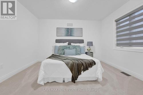 112 Holland Vista Street, East Gwillimbury, ON - Indoor Photo Showing Bedroom