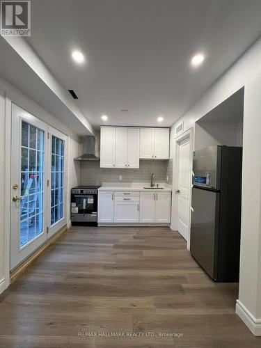 Bsmt - 6 Wiles Court, Aurora, ON - Indoor Photo Showing Kitchen