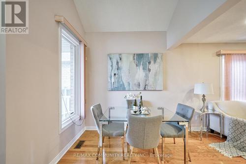 3 Resolute Drive, Hamilton, ON - Indoor Photo Showing Dining Room