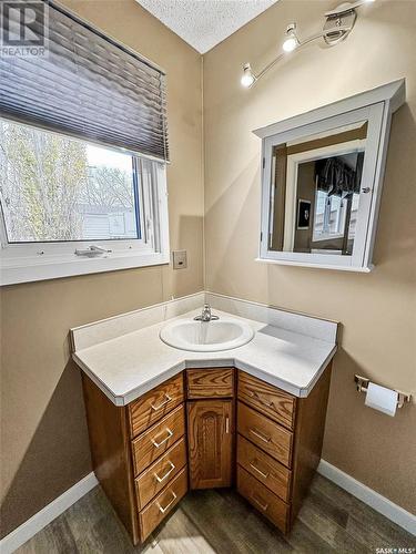 234 Burke Crescent, Swift Current, SK - Indoor Photo Showing Bathroom