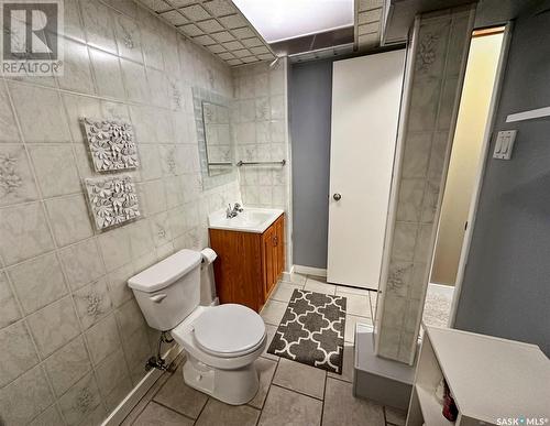 234 Burke Crescent, Swift Current, SK - Indoor Photo Showing Bathroom