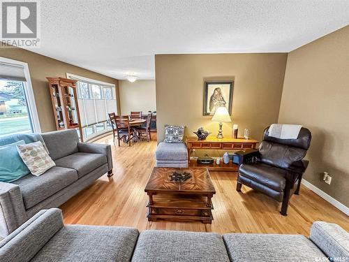 234 Burke Crescent, Swift Current, SK - Indoor Photo Showing Living Room