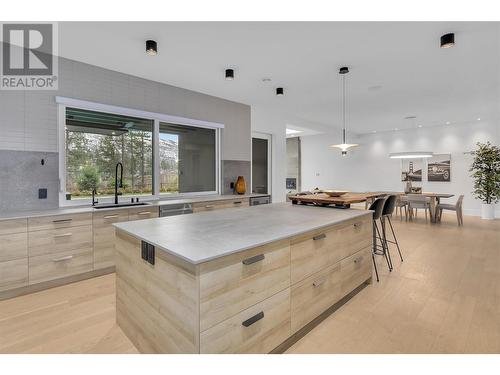 1297 Jack Smith Road, Kelowna, BC - Indoor Photo Showing Kitchen