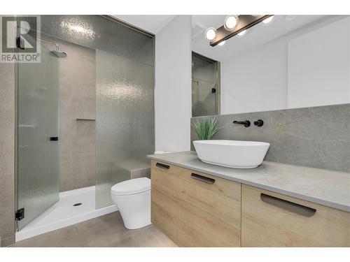 1297 Jack Smith Road, Kelowna, BC - Indoor Photo Showing Bathroom