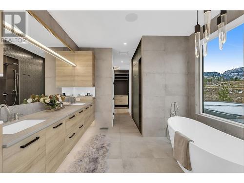 1297 Jack Smith Road, Kelowna, BC - Indoor Photo Showing Bathroom