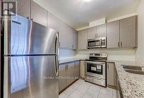 512 - 39 New Delhi Drive, Markham, ON - Indoor Photo Showing Kitchen With Stainless Steel Kitchen With Double Sink With Upgraded Kitchen