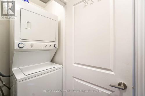 211 - 263 Georgian Drive, Oakville, ON - Indoor Photo Showing Laundry Room