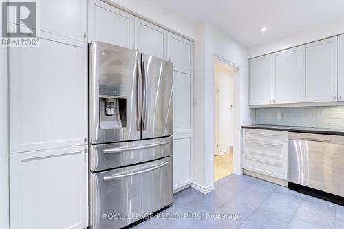 249 Snowden Road, Oakville, ON - Indoor Photo Showing Kitchen With Stainless Steel Kitchen